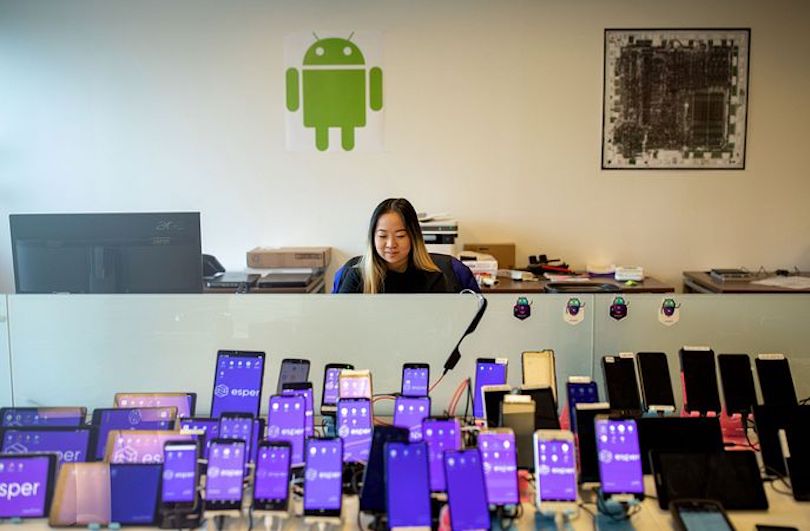 Esper office with large number of Android devices