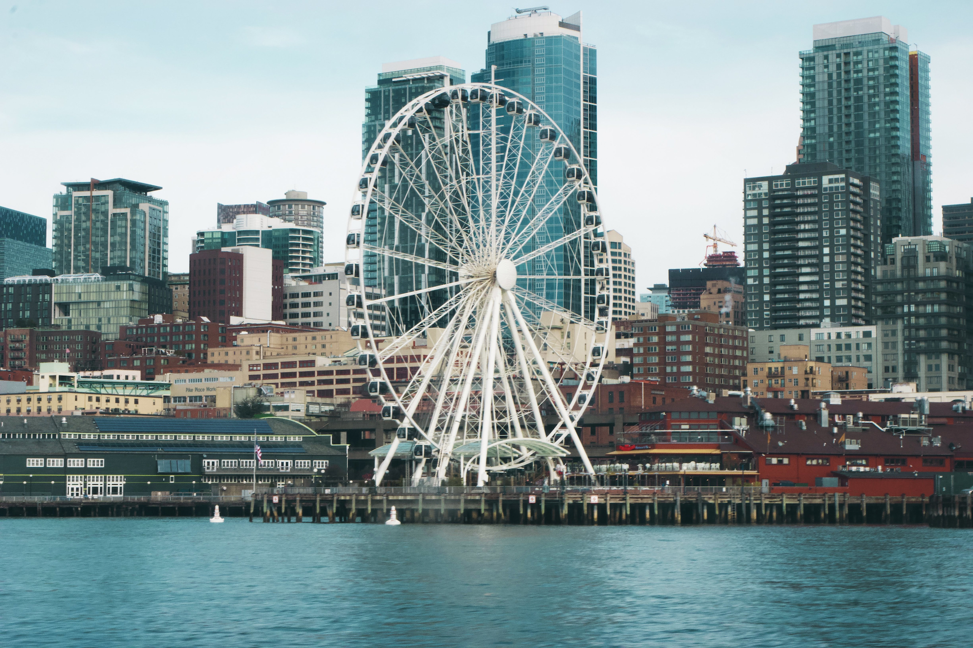 Landscape photo of the Seattle Great Wheel